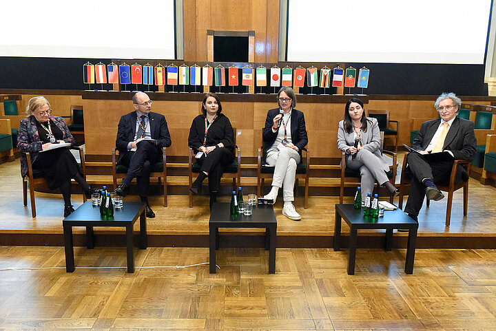 Sześcioro pregentów rozmawia